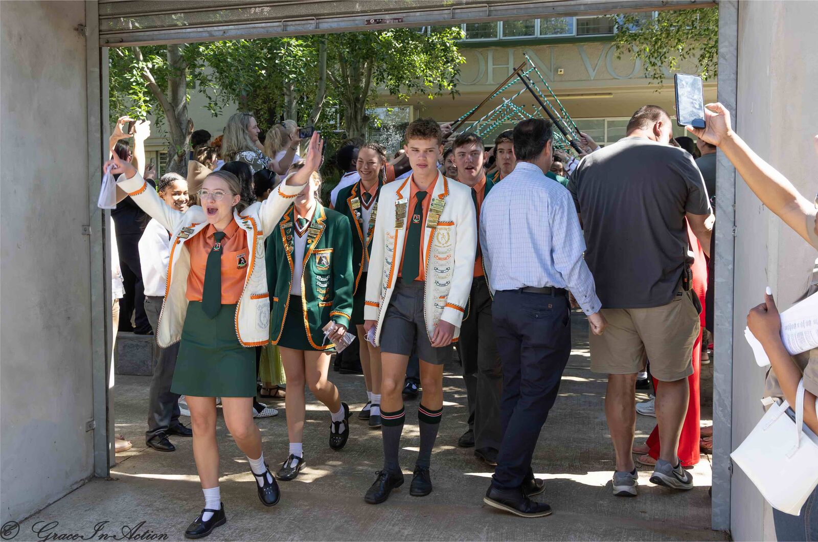Matrics walking through the school gate