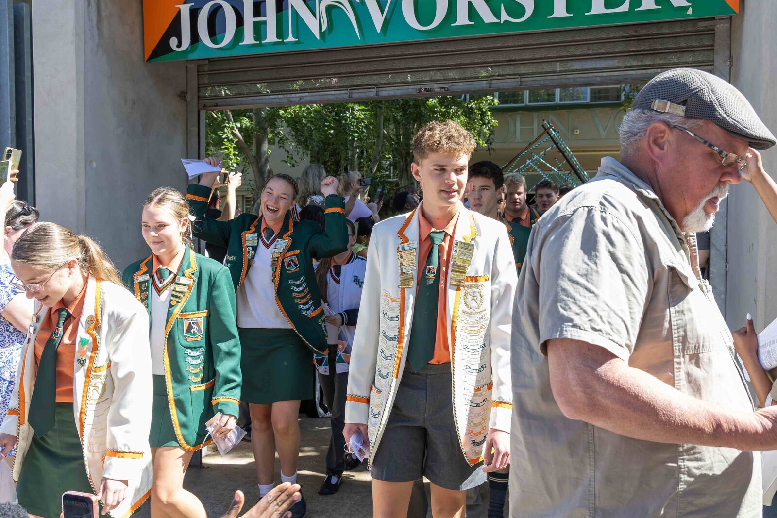 Matrics walking through the school gate