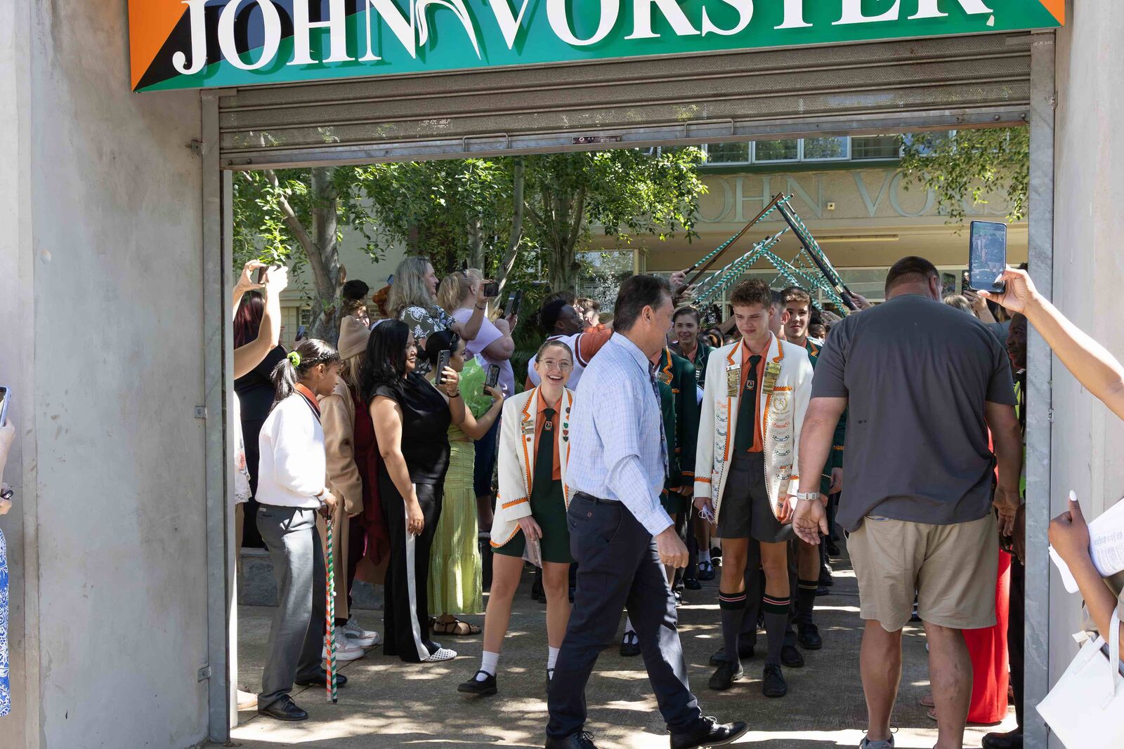 Matrics walking through the school gate