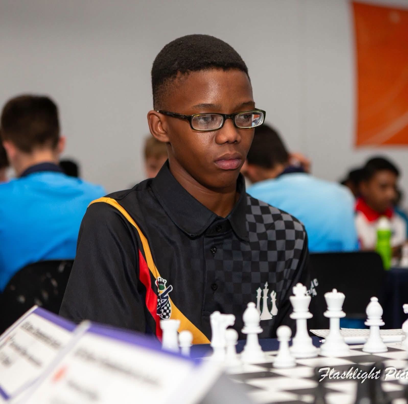 Mark Maroba (Gr 11) aan die skaakbord by die Gauteng Geslote Skaakkampioenskap